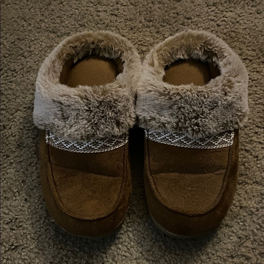 Skechers Tan Fur-Lined Slippers